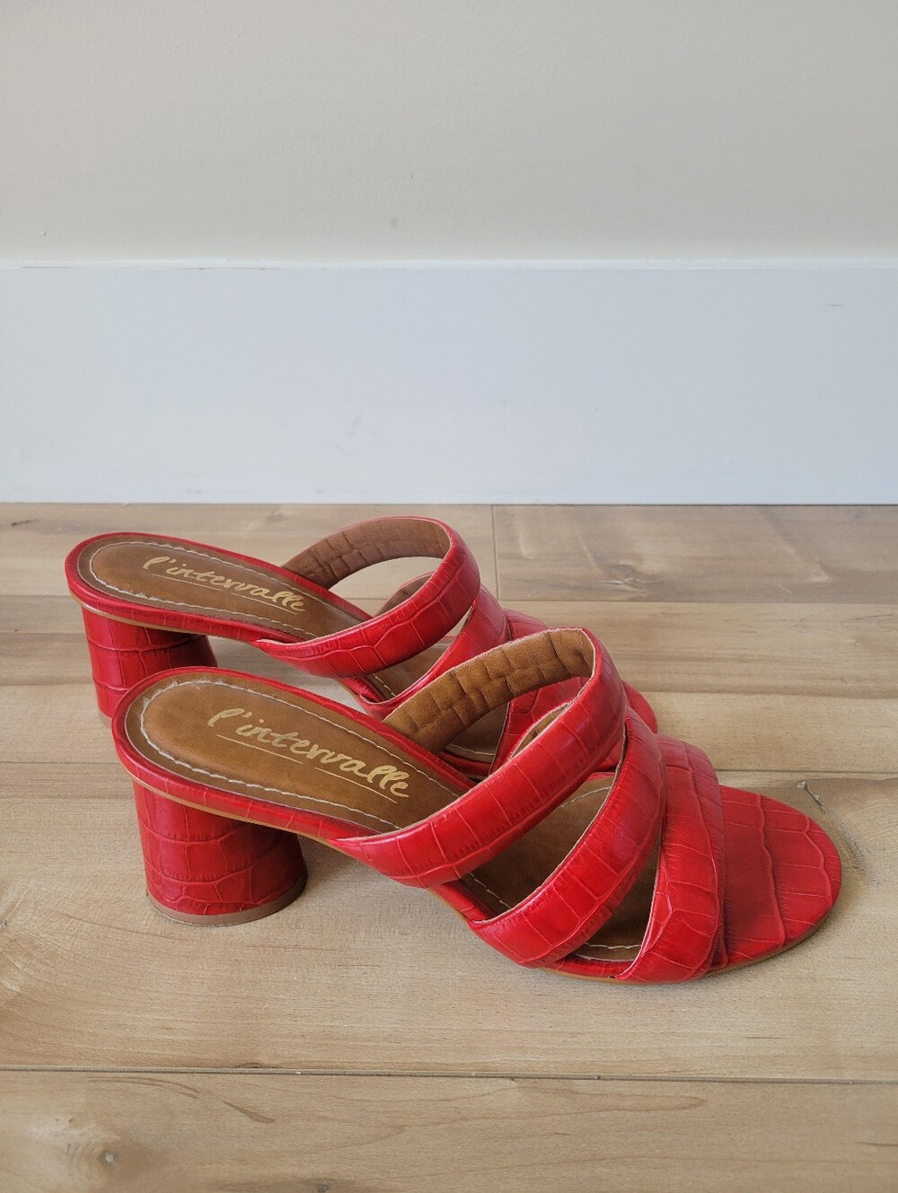L'Intervalle Women's Red Croc Embossed Leather Chunky Heel Strappy Sandal Size 7